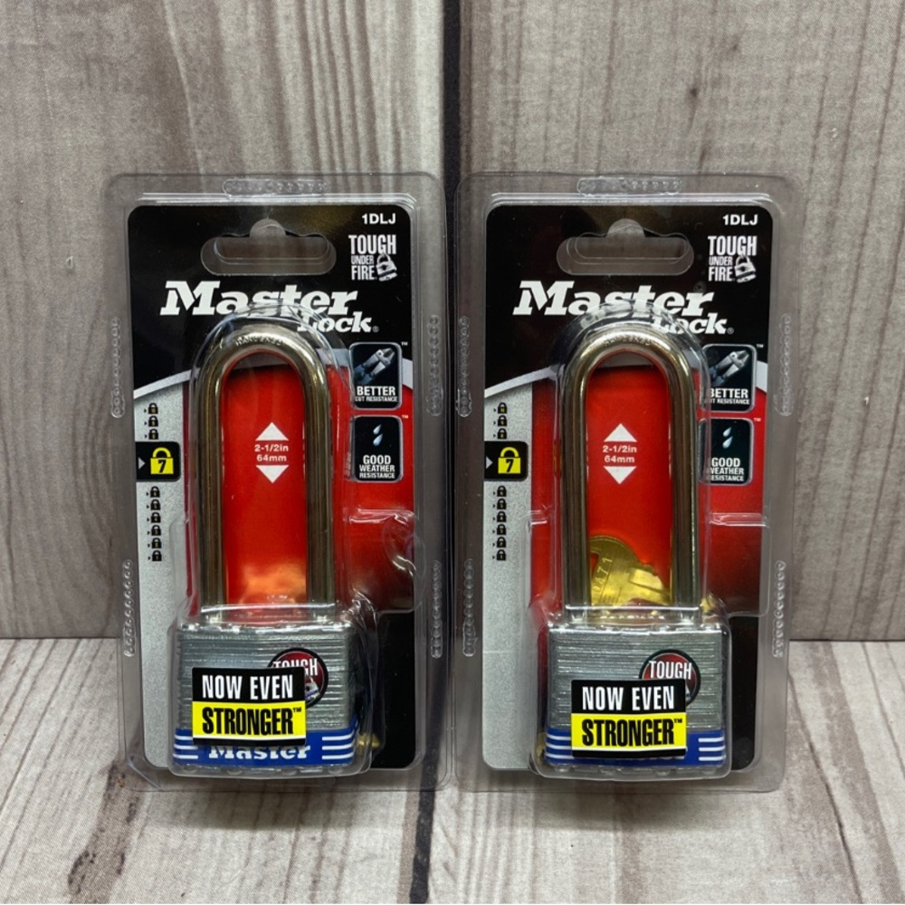 2 Master Lock Padlocks 1DLJ Long Shackle For Sheds Gates Toolbox Security & More